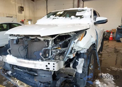 2019 Toyota Highlander Le z USA, uszkodzony, nr VIN 5TDBZRFH0KS978126